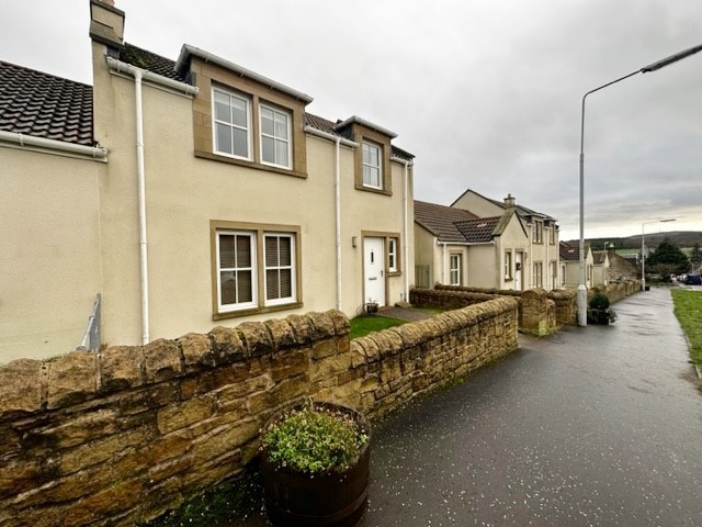Glebe Row, Strathkinness